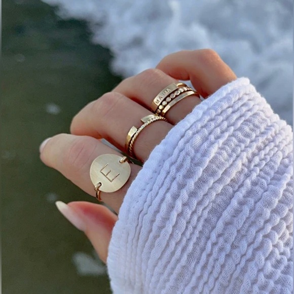 Gold initial ‘ P ‘ ring! - Picture 3 of 6